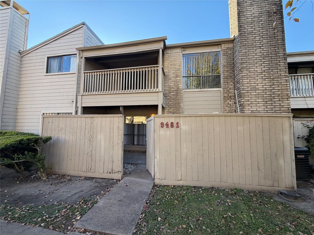 9461 Pagewood Lane 9461, Houston, TX 77063