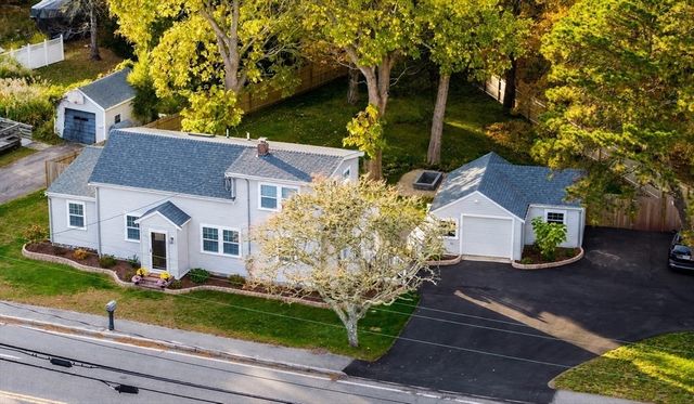 245 Wareham Rd, Marion, MA 02738