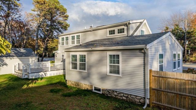 245 Wareham Rd, Marion, MA 02738
