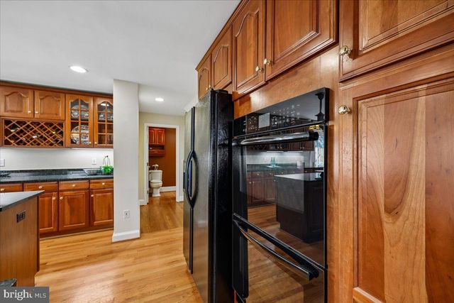 5735 BRADLEY BLVD, Bethesda, MD 20814