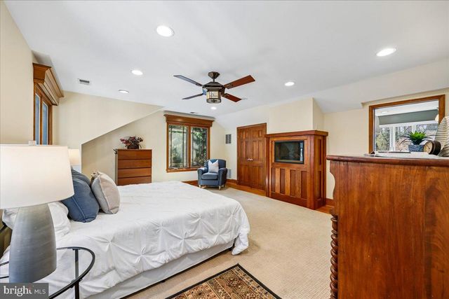 5735 BRADLEY BLVD, Bethesda, MD 20814