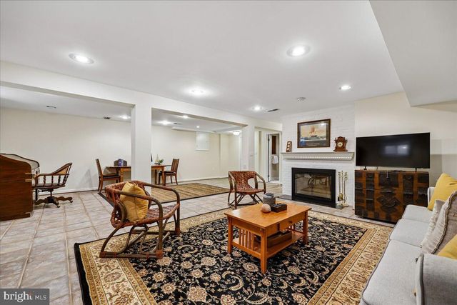 5735 BRADLEY BLVD, Bethesda, MD 20814