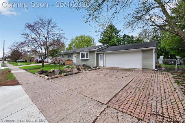 1334 1st Street, Lapeer, MI 48446