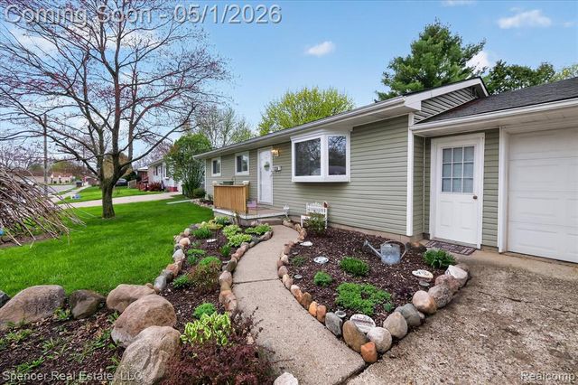 1334 1st Street, Lapeer, MI 48446