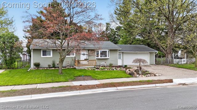1334 1st Street, Lapeer, MI 48446
