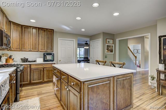 575 Lakes Edge Drive, Oxford, MI 48371