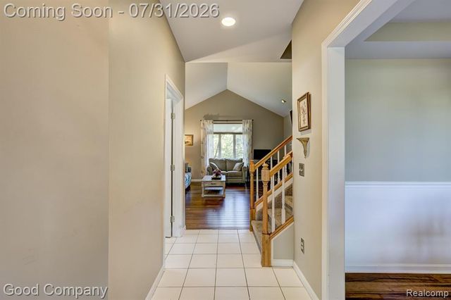 575 Lakes Edge Drive, Oxford, MI 48371