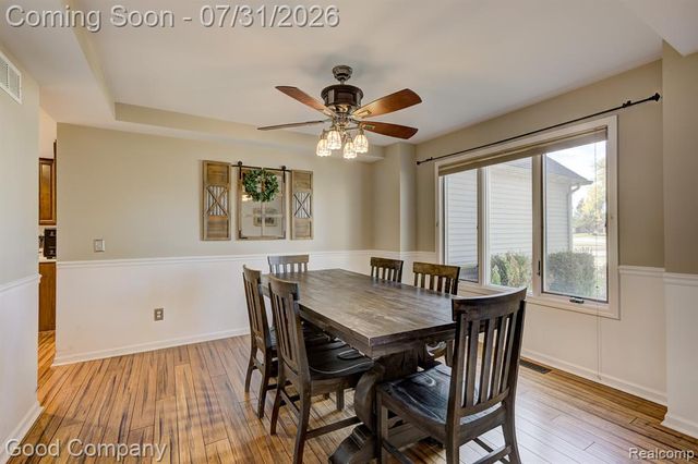 575 Lakes Edge Drive, Oxford, MI 48371