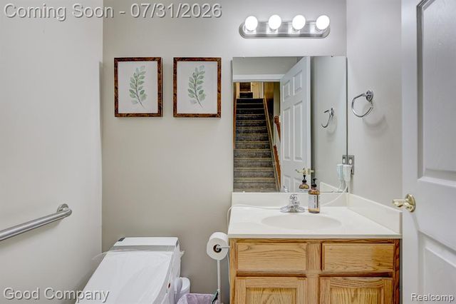 575 Lakes Edge Drive, Oxford, MI 48371