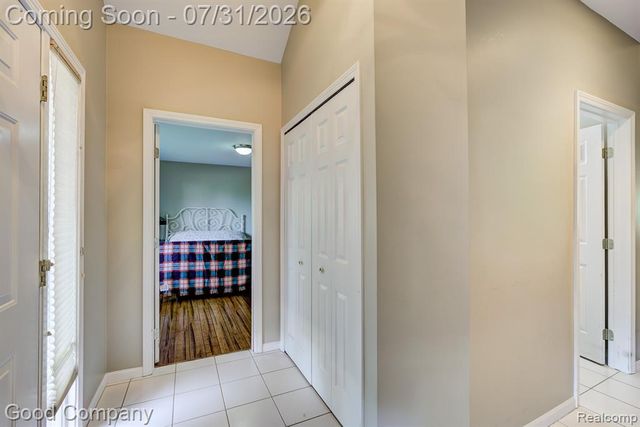 575 Lakes Edge Drive, Oxford, MI 48371