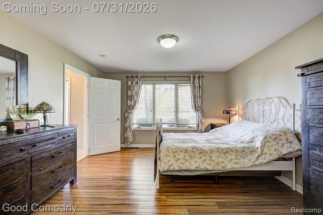 575 Lakes Edge Drive, Oxford, MI 48371