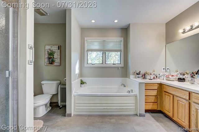 575 Lakes Edge Drive, Oxford, MI 48371