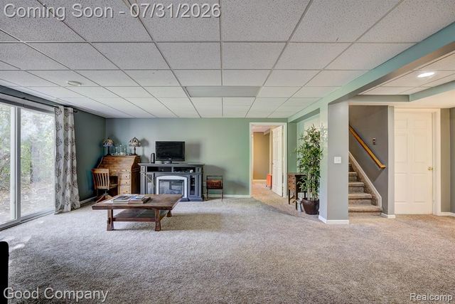 575 Lakes Edge Drive, Oxford, MI 48371