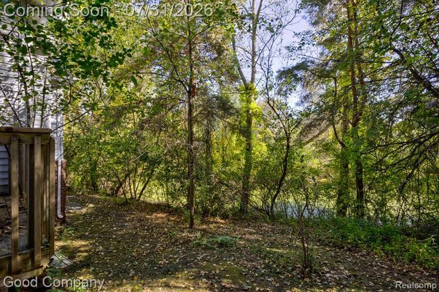 575 Lakes Edge Drive, Oxford, MI 48371
