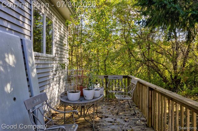 575 Lakes Edge Drive, Oxford, MI 48371
