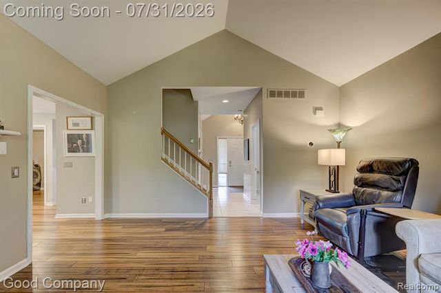 575 Lakes Edge Drive, Oxford, MI 48371