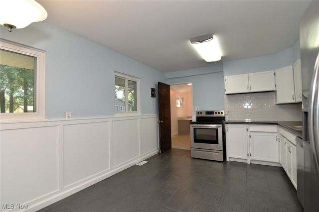 1516 Meadowlawn Drive, Macedonia, OH 44056