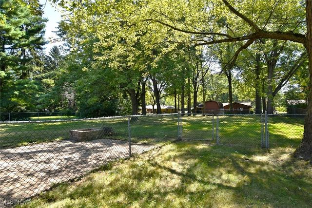 1516 Meadowlawn Drive, Macedonia, OH 44056