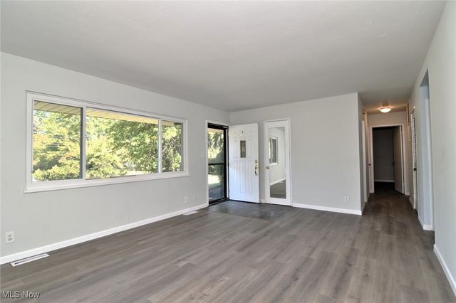 1516 Meadowlawn Drive, Macedonia, OH 44056