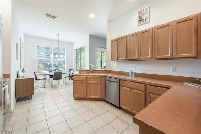 6703 Old Banyan WAY, Naples, FL 34109