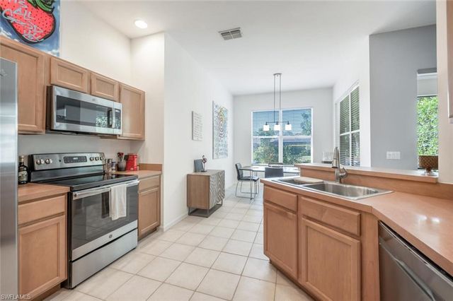 6703 Old Banyan WAY, Naples, FL 34109