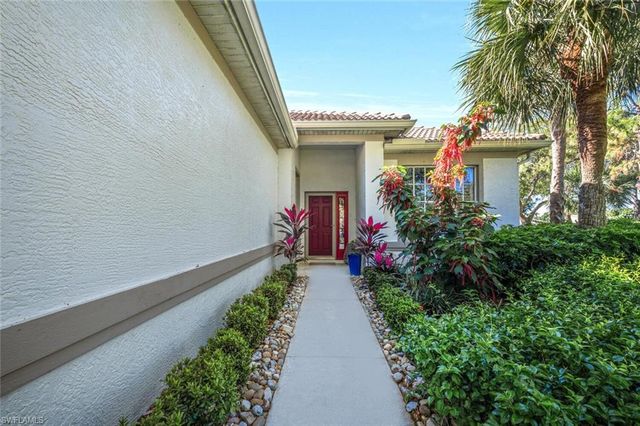 6703 Old Banyan WAY, Naples, FL 34109