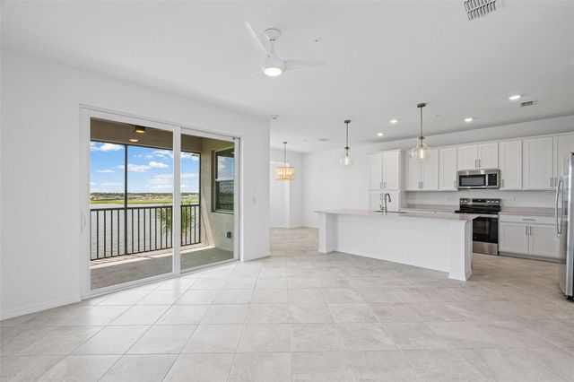 19140 SCALLOP LOOP 401, Bradenton, FL 34211