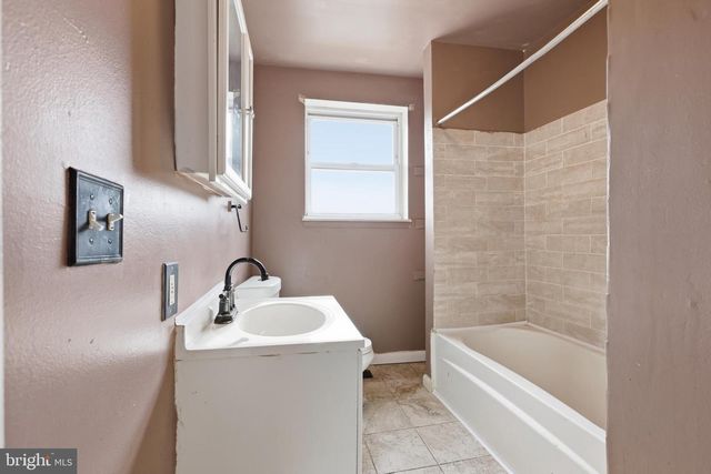 22 TERRACE AVE, Camden, NJ 08105
