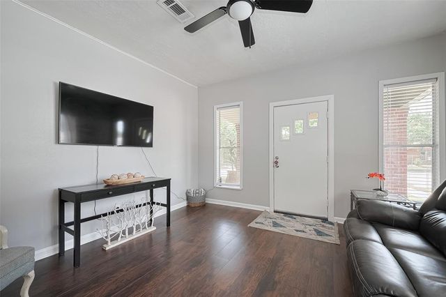 4401 Canal Street, Houston, TX 77011