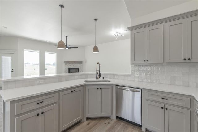 712 Cedar Hill Way, Washington, OK 73093