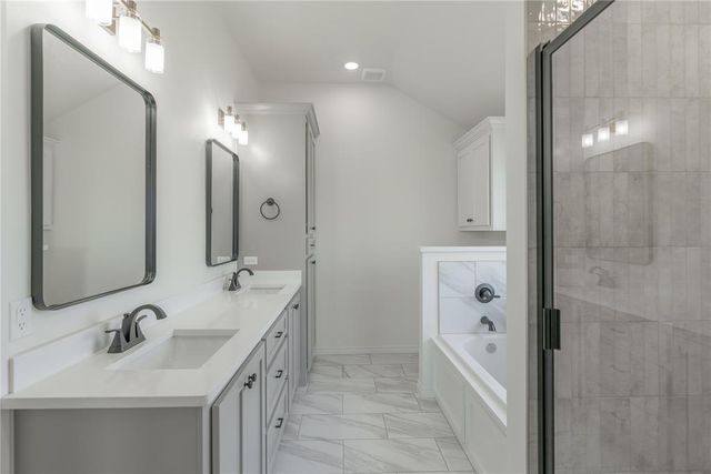 712 Cedar Hill Way, Washington, OK 73093