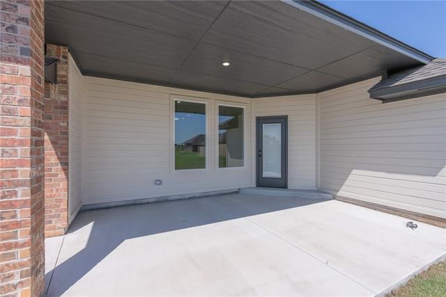 712 Cedar Hill Way, Washington, OK 73093