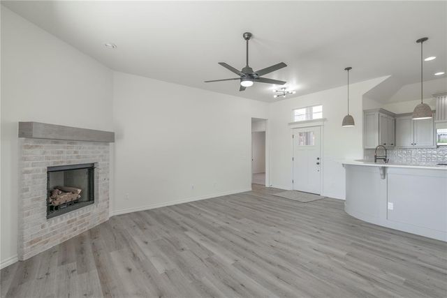 712 Cedar Hill Way, Washington, OK 73093