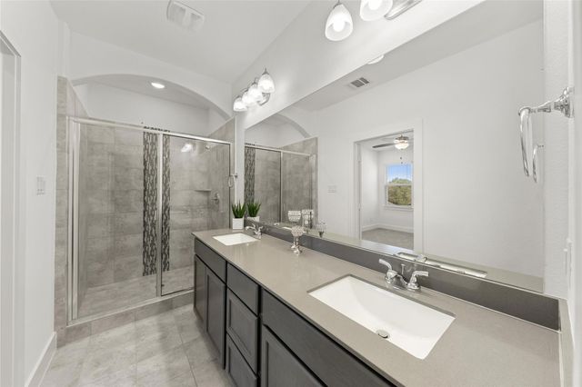 1400 Avocado Lane, Gainesville, TX 76240