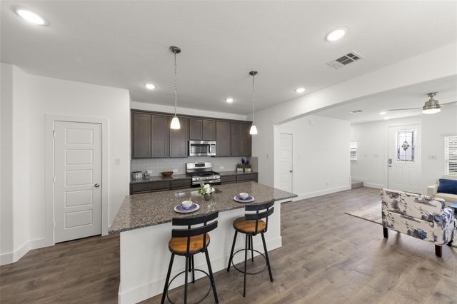 1400 Avocado Lane, Gainesville, TX 76240