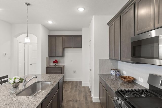 1400 Avocado Lane, Gainesville, TX 76240