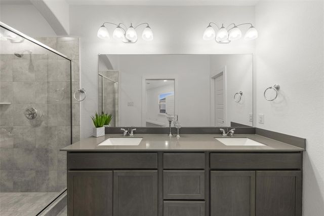 1400 Avocado Lane, Gainesville, TX 76240