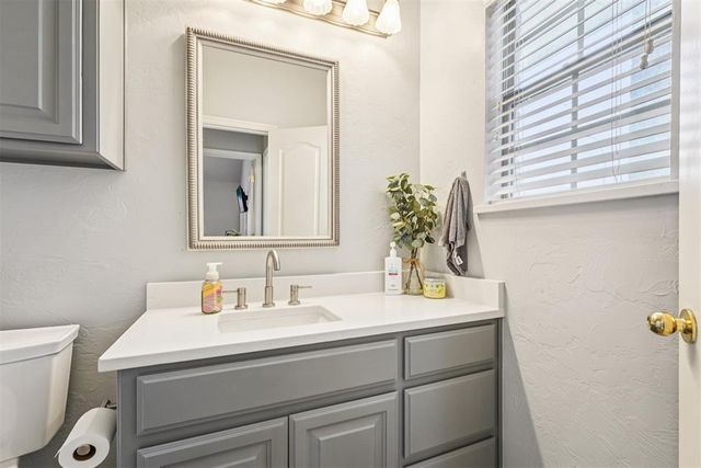 10608 S Linn Avenue, Oklahoma City, OK 73170