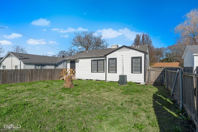 2400 Broadway Drive, Bossier City, LA 71111