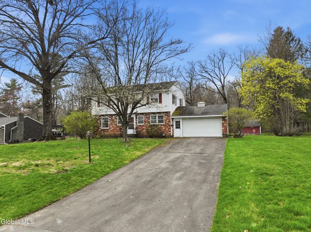 98 W Saint Stephens Lane, Glenville, NY 12302