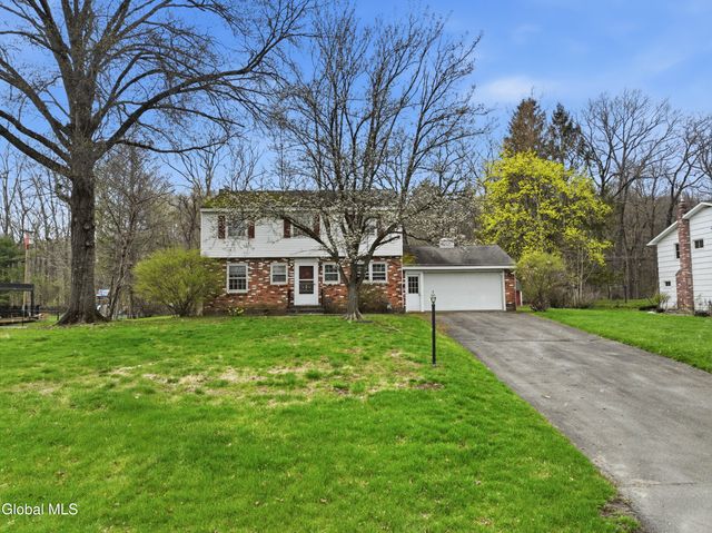 98 W Saint Stephens Lane, Glenville, NY 12302