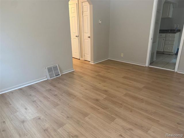 26653 Oakland Street, Inkster, MI 48141