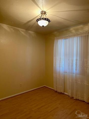 4681 Kingston Dr, Pensacola, FL 32526