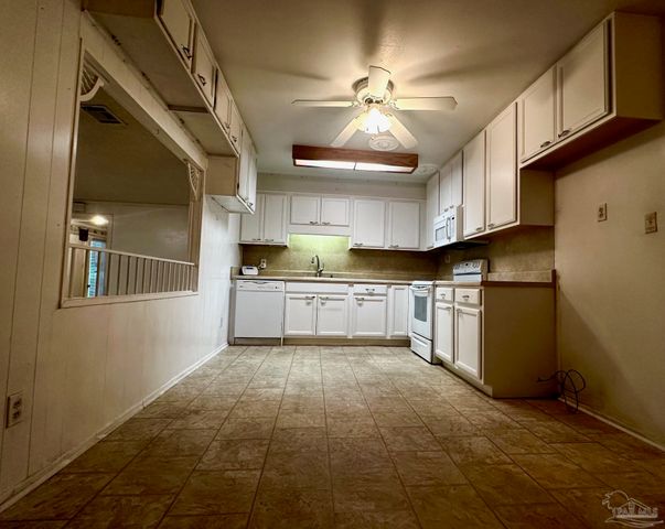4681 Kingston Dr, Pensacola, FL 32526