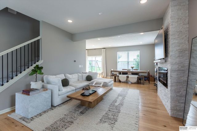 20459 E Street, Omaha, NE 68022