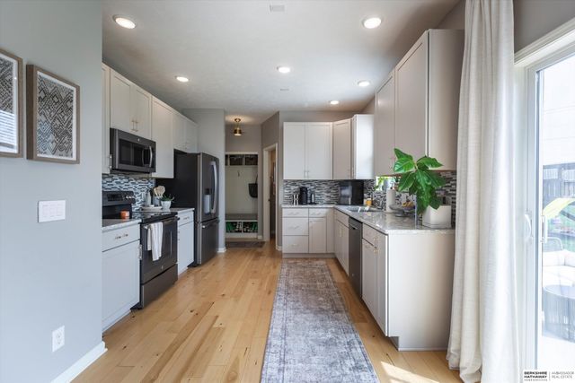 20459 E Street, Omaha, NE 68022