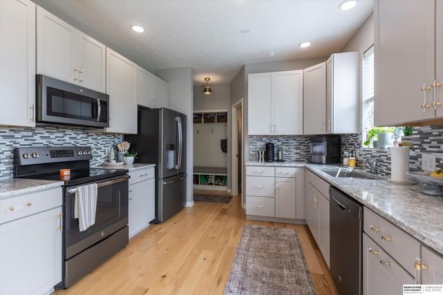 20459 E Street, Omaha, NE 68022