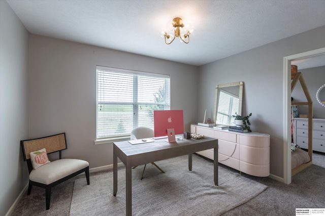 20459 E Street, Omaha, NE 68022