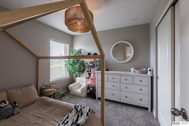 20459 E Street, Omaha, NE 68022