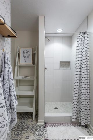 20459 E Street, Omaha, NE 68022